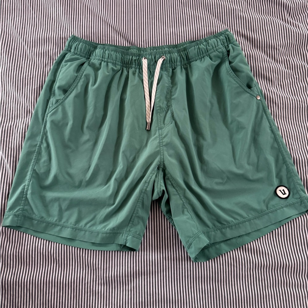 Vuori Kore Short - 7”- Lined